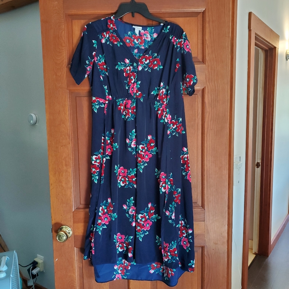 Isabel Maternity dress. Size Medium